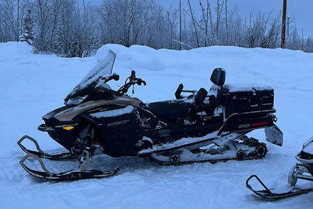 2023 Ski-Doo Expedition SE900 Snowmobile 2UP Rental ‘Stella’